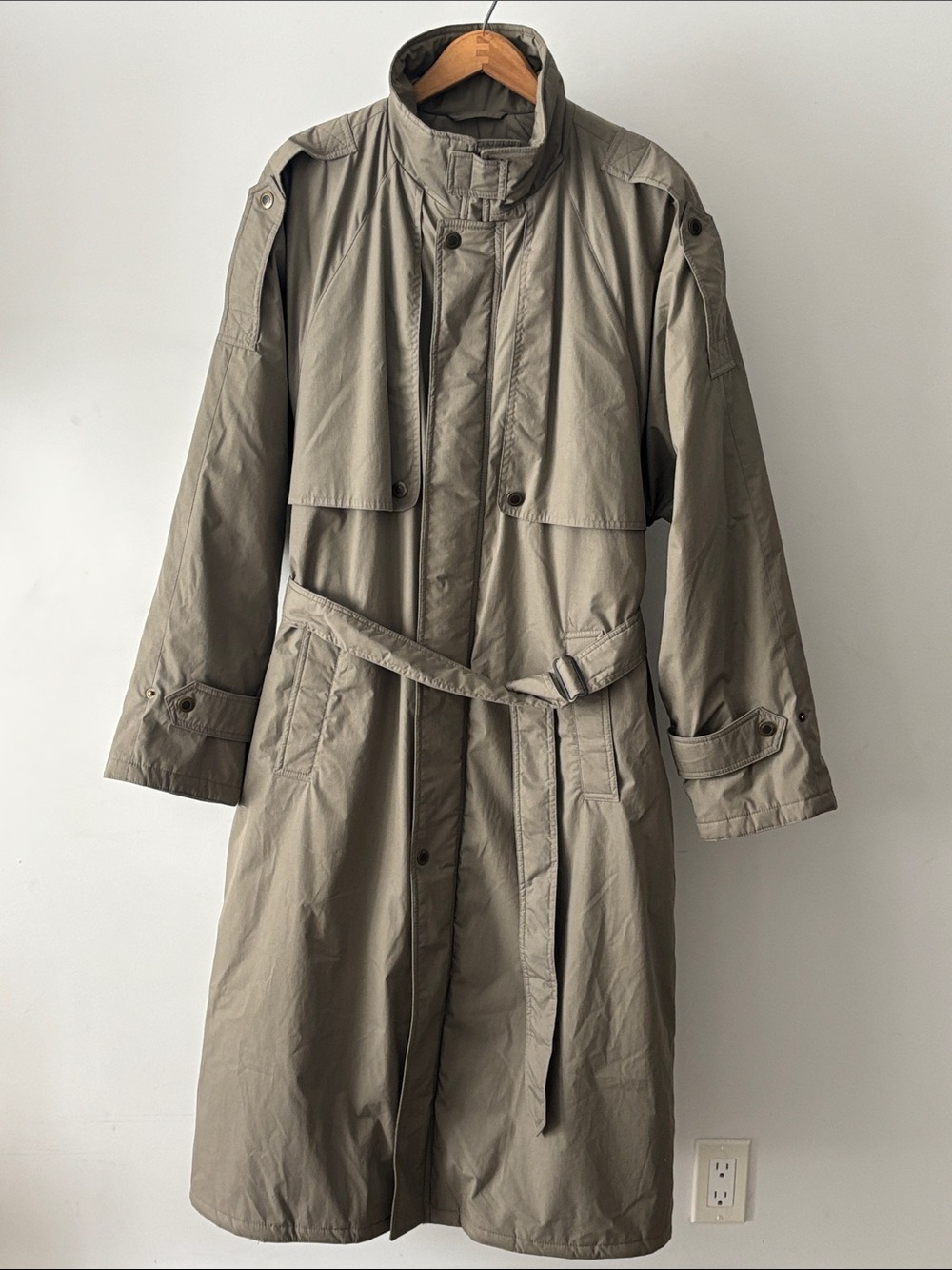 Vintage Casualman Long Khaki Beige Belted Lined Coat Mens Size 38